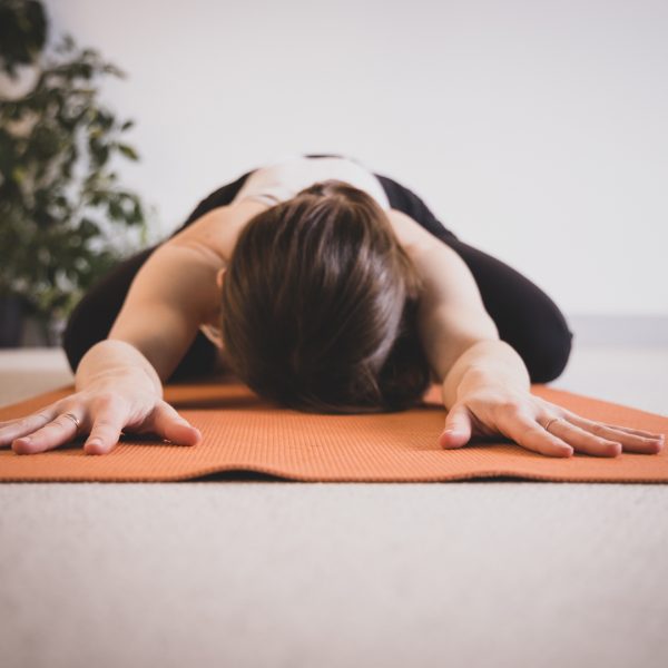 Posture Yoga-Mudra Yoga Fitness Réverbère