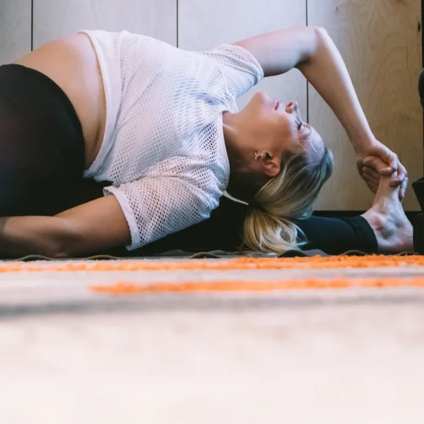 Posture du pigeon Yoga Fitness Réverbère